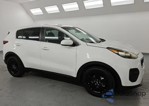 2018 Kia Sportage Lx z USA, uszkodzony, nr VIN KNDPM3AC2J7332818